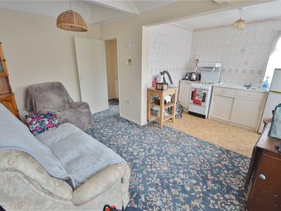 LOUNGE/KITCHEN